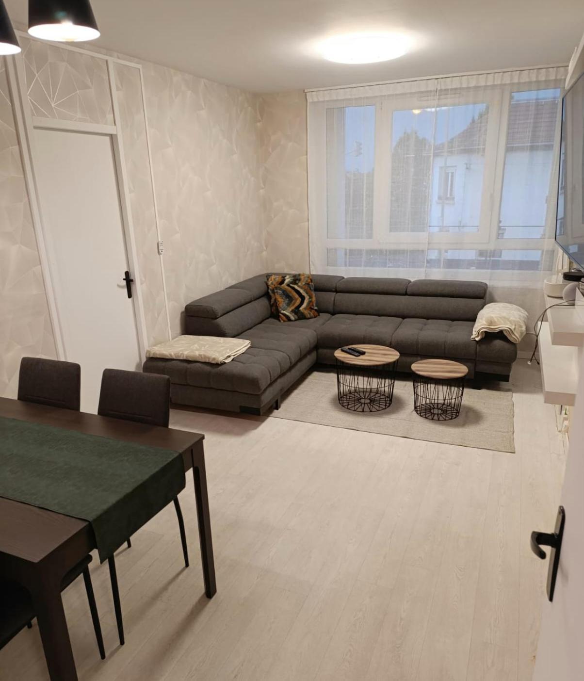 Apartment Empire 51 Reims